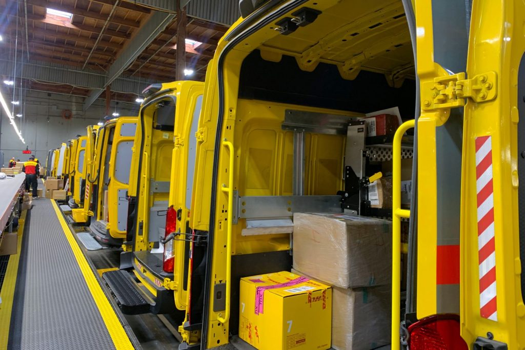 How a DHL center in Seattle moves 4,000 packages daily